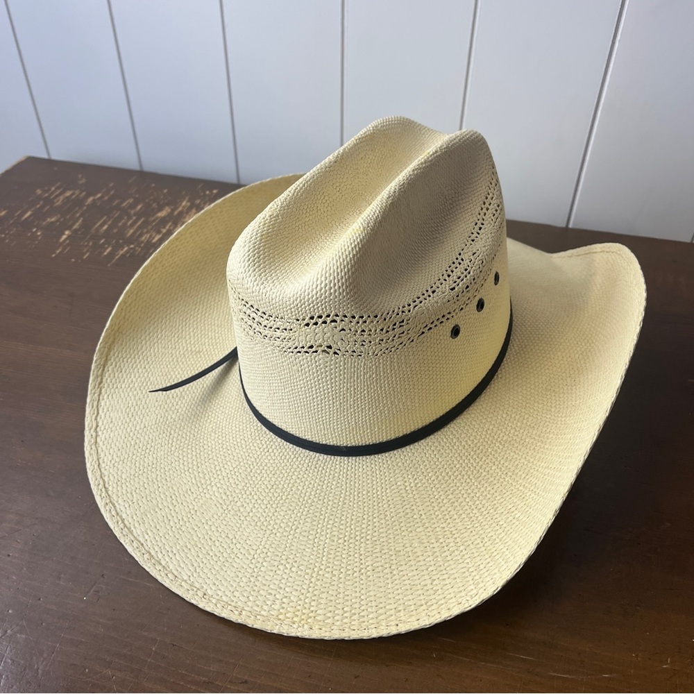 Classic Cream Cowboy Hat - Picture 2 of 4
